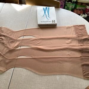 4 Pairs Vintage BERKSHIRE Nylon STOCKINGS Seamless RT Frolic SUNTAN Sz TALL New